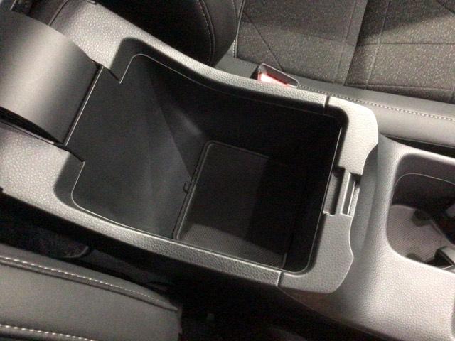 ヴェゼル ｅ：ＨＥＶＺ　Ｈ　ＳＥＮＳＩＮＧ　最長５年保証　ワンオ－ナ－　純正ナビ　ＴＶ　Ｒカメラ　ＢＴオ－ディオ　ＥＴＣ　ＬＥＤライト　ＶＳＡ　シ－トヒ－タ－　クルコン　アルミ　スマ－トキ－　盗難防止装置　整備記録簿　ＡＡＣ（26枚目）