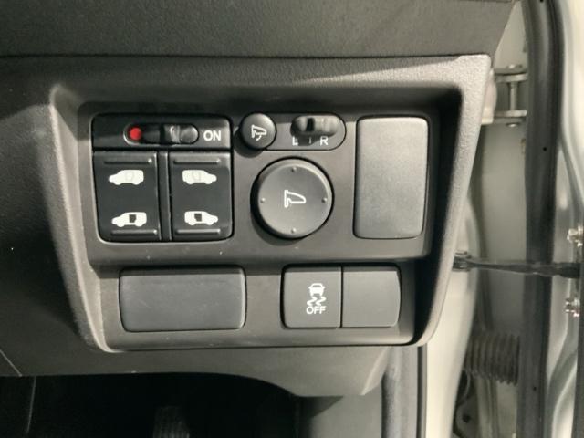 フリードスパイク Ｇジャストセレクション　１年保証　ワンオ－ナ－　ナビＶＸＭ－１２２ＶＦｉ　Ｒカメラ　ＣＤ録音　ＤＶＤ　ＥＴＣ　ＨＩＤ　両側電動ドア　ＶＳＡ　スマ－トキ－　スペアキ－　盗難防止装置　整備記録簿　ドアバイザ－　ＷエアバッグＡＡＣ（13枚目）