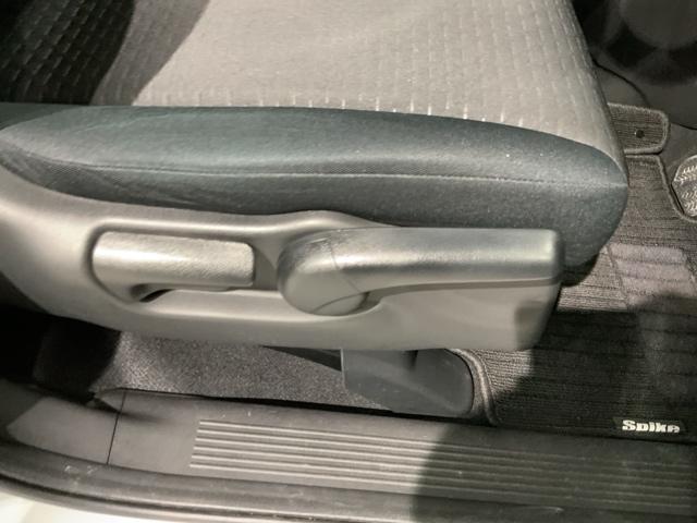 フリードスパイク Ｇジャストセレクション　１年保証　ワンオ－ナ－　ナビＶＸＭ－１２２ＶＦｉ　Ｒカメラ　ＣＤ録音　ＤＶＤ　ＥＴＣ　ＨＩＤ　両側電動ドア　ＶＳＡ　スマ－トキ－　スペアキ－　盗難防止装置　整備記録簿　ドアバイザ－　ＷエアバッグＡＡＣ（14枚目）