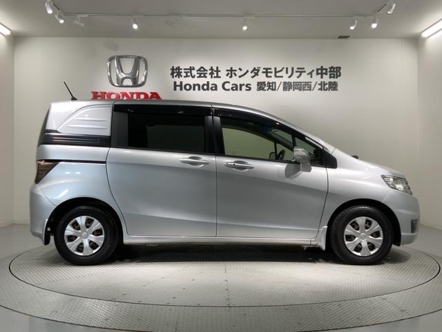 フリードスパイク Ｇジャストセレクション　１年保証　ワンオ－ナ－　ナビＶＸＭ－１２２ＶＦｉ　Ｒカメラ　ＣＤ録音　ＤＶＤ　ＥＴＣ　ＨＩＤ　両側電動ドア　ＶＳＡ　スマ－トキ－　スペアキ－　盗難防止装置　整備記録簿　ドアバイザ－　ＷエアバッグＡＡＣ（51枚目）