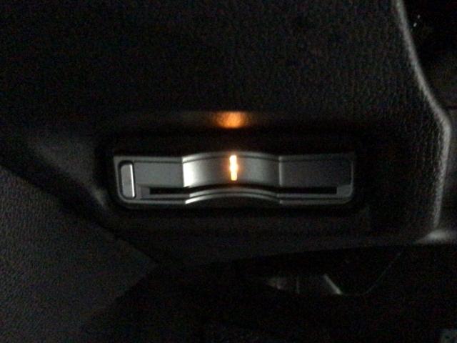 フィットハイブリッド Ｌパッケージ　あんしんＰＫＧ　１年保証　ワンオ－ナ－　ナビＶＸＭ－１４５ＶＦｉ　ＴＶ　ＣＤ録音　ＤＶＤ　ＥＴＣ　ＬＥＤライト　ＶＳＡクルコン　アルミ　スマ－トキ－　スペアキ－　盗難防止装置　整備記録簿　ドアバイザ－（10枚目）