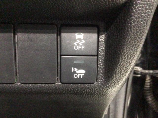 フィットハイブリッド Ｌパッケージ　あんしんＰＫＧ　１年保証　ワンオ－ナ－　ナビＶＸＭ－１４５ＶＦｉ　ＴＶ　ＣＤ録音　ＤＶＤ　ＥＴＣ　ＬＥＤライト　ＶＳＡクルコン　アルミ　スマ－トキ－　スペアキ－　盗難防止装置　整備記録簿　ドアバイザ－（11枚目）