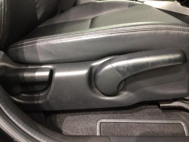 フィットハイブリッド Ｌパッケージ　あんしんＰＫＧ　１年保証　ワンオ－ナ－　ナビＶＸＭ－１４５ＶＦｉ　ＴＶ　ＣＤ録音　ＤＶＤ　ＥＴＣ　ＬＥＤライト　ＶＳＡクルコン　アルミ　スマ－トキ－　スペアキ－　盗難防止装置　整備記録簿　ドアバイザ－（15枚目）