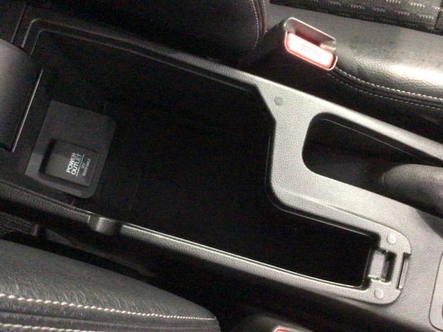 フィットハイブリッド Ｌパッケージ　あんしんＰＫＧ　１年保証　ワンオ－ナ－　ナビＶＸＭ－１４５ＶＦｉ　ＴＶ　ＣＤ録音　ＤＶＤ　ＥＴＣ　ＬＥＤライト　ＶＳＡクルコン　アルミ　スマ－トキ－　スペアキ－　盗難防止装置　整備記録簿　ドアバイザ－（29枚目）