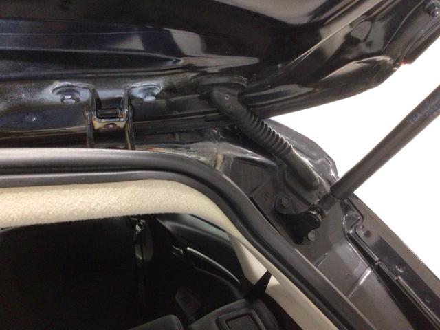 フィットハイブリッド Ｌパッケージ　あんしんＰＫＧ　１年保証　ワンオ－ナ－　ナビＶＸＭ－１４５ＶＦｉ　ＴＶ　ＣＤ録音　ＤＶＤ　ＥＴＣ　ＬＥＤライト　ＶＳＡクルコン　アルミ　スマ－トキ－　スペアキ－　盗難防止装置　整備記録簿　ドアバイザ－（43枚目）