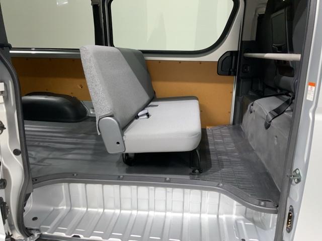 ハイエースバン ロングＤＸＧＬパッケージ　最長５年保証　ワンオ－ナ－　ナビ　ＴＶ　Ｒカメラ　ＤＶＤ　衝突軽減Ｂ　ドラレコ　ＥＴＣ　横滑り防止　キ－レス　盗難防止装置　整備記録簿　スペアキ－　ドアバイザ－　Ｗエアバッグ　エアコン　地デジ　ＡＢＳ（17枚目）