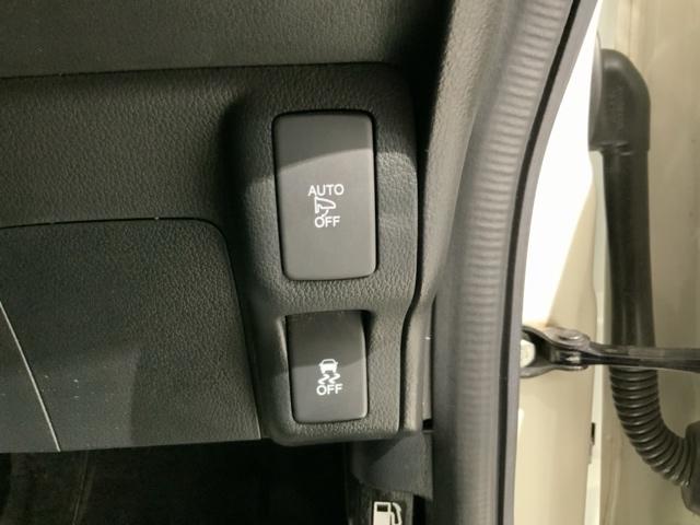 Ｎ－ＢＯＸカスタム ＧＳＳブラックスタイルパッケージ　１年保証　ナビＶＸＭ－１７４ＶＦＸｉ　ＴＶ　ＢＴオ－ディオ　ＤＶＤ　シ－トヒ－タ－　ＥＴＣ　ＶＳＡ　アルミ　スマ－トキ－　盗難防止装置　整備記録簿　ＡＡＣ　ドアバイザ－　ベンチシ－ト　Ｗエアバッグ（13枚目）