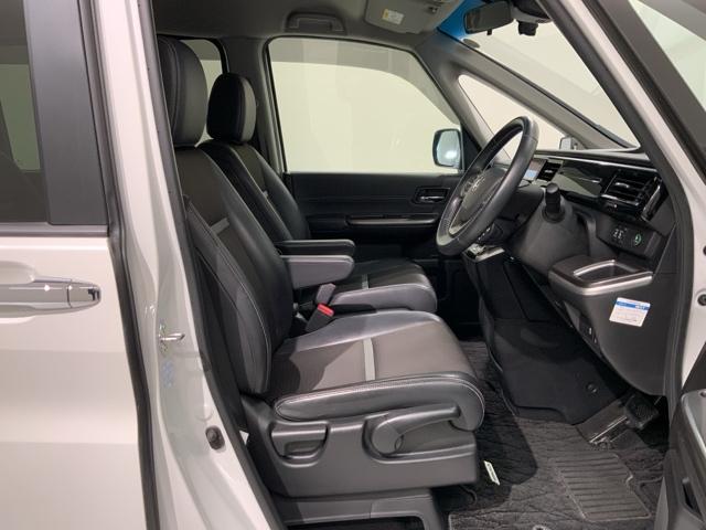 ステップワゴンスパーダ ｅ：ＨＥＶスパーダＧ・ＥＸホンダセンシング　最長５年保証　ワンオ－ナ－　ナビＶＸＵ－２１７ＳＷｉ　ＴＶ　Ｒカメラ　ＣＤ録音　ＢＴオ－ディオ　ＤＶＤ　ＥＴＣ　ＬＥＤライト　両側電動ドア　ＶＳＡ　シ－トヒ－タ－　クルコン　アルミ　スマ－トキ－（17枚目）