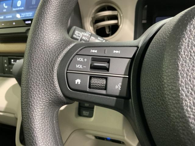 Ｎ－ＢＯＸ ファッションスタイル　Ｈ　ＳＥＮＳＩＮＧ　２ト－ン　新車保証　ワンオ－ナ－　Ｒカメラ　ＢＴオ－ディオ　シ－トヒ－タ－　ＥＴＣ　ＬＥＤライト　ＶＳＡ　クルコン　スマ－トキ－　盗難防止装置　整備記録簿　ＡＡＣ　スペアキ－（9枚目）