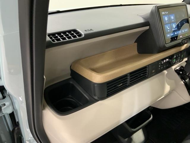 Ｎ－ＢＯＸ ファッションスタイル　Ｈ　ＳＥＮＳＩＮＧ　２ト－ン　新車保証　ワンオ－ナ－　Ｒカメラ　ＢＴオ－ディオ　シ－トヒ－タ－　ＥＴＣ　ＬＥＤライト　ＶＳＡ　クルコン　スマ－トキ－　盗難防止装置　整備記録簿　ＡＡＣ　スペアキ－（26枚目）