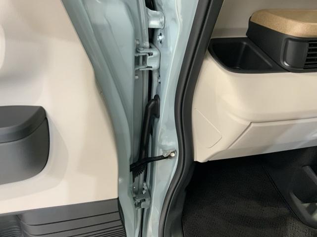 Ｎ－ＢＯＸ ファッションスタイル　Ｈ　ＳＥＮＳＩＮＧ　２ト－ン　新車保証　ワンオ－ナ－　Ｒカメラ　ＢＴオ－ディオ　シ－トヒ－タ－　ＥＴＣ　ＬＥＤライト　ＶＳＡ　クルコン　スマ－トキ－　盗難防止装置　整備記録簿　ＡＡＣ　スペアキ－（42枚目）