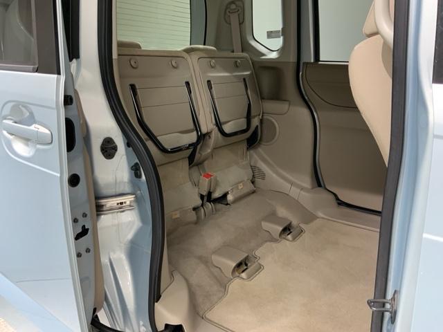 専門業者にて内外装のクリーニングを実施しております！