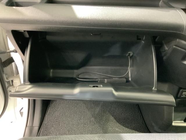 ステップワゴンスパーダ Ｓ　１年保証　ワンオーナー　ナビＶＸＭ－１５５ＶＦＮｉ　ＴＶ　Ｒカメラ　ＣＤ録音　ＤＶＤ　Ｒモニタ－　ＥＴＣ　ＨＩＤ　ＶＳＡ　クルコン　アルミ　スマ－トキ－　盗難防止装置　整備記録簿　ドアバイザ－　ＡＡＣ（27枚目）