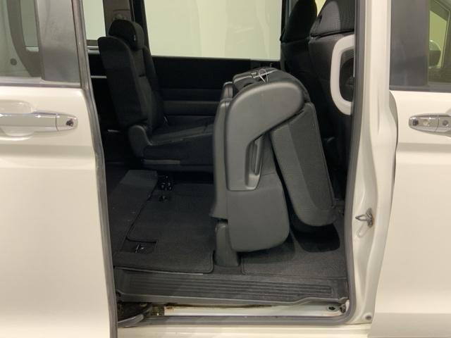 ステップワゴンスパーダ Ｓ　１年保証　ワンオーナー　ナビＶＸＭ－１５５ＶＦＮｉ　ＴＶ　Ｒカメラ　ＣＤ録音　ＤＶＤ　Ｒモニタ－　ＥＴＣ　ＨＩＤ　ＶＳＡ　クルコン　アルミ　スマ－トキ－　盗難防止装置　整備記録簿　ドアバイザ－　ＡＡＣ（31枚目）