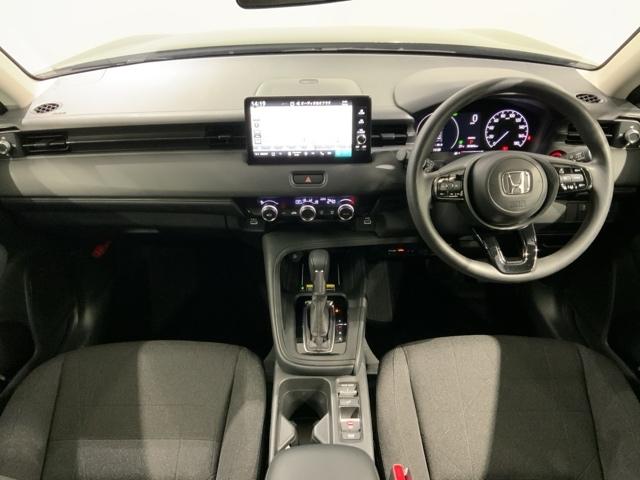 ヴェゼル ｅ：ＨＥＶＸ　Ｈ　ＳＥＮＳＩＮＧ　最長５年保証　ワンオ－ナ－　純正ナビＴＶ　Ｒカメラ　ＢＴオ－ディオ　ＥＴＣ　ＬＥＤライト　ＶＳＡ　クルコン　アルミ　スマ－トキ－　スペアキ－　盗難防止装置　整備記録簿　ドアバイザ－（8枚目）