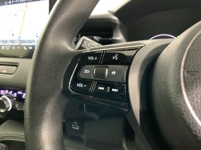 ヴェゼル ｅ：ＨＥＶＸ　Ｈ　ＳＥＮＳＩＮＧ　最長５年保証　ワンオ－ナ－　純正ナビＴＶ　Ｒカメラ　ＢＴオ－ディオ　ＥＴＣ　ＬＥＤライト　ＶＳＡ　クルコン　アルミ　スマ－トキ－　スペアキ－　盗難防止装置　整備記録簿　ドアバイザ－（9枚目）