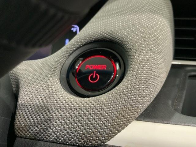 フィット ｅ：ＨＥＶクロスター　Ｈ　ＳＥＮＳＩＮＧ　最長５年保証　ワンオ－ナ－　ナビＶＸＭ－２１５ＶＦＥＩ　ＴＶ　Ｒカメラ　ＢＴオ－ディオ　ＤＶＤ　ＥＴＣ　ＬＥＤライト　ＶＳＡ　クルコン　アルミ　スマ－トキ－　スペアキ－盗難防止装置（13枚目）