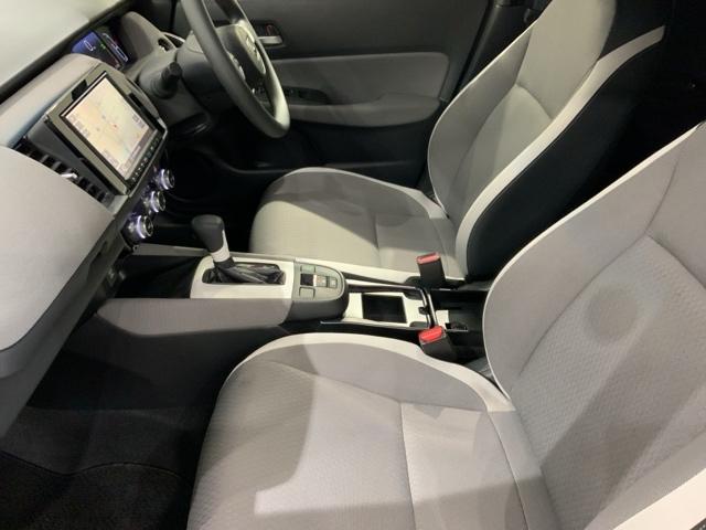 フィット ｅ：ＨＥＶクロスター　Ｈ　ＳＥＮＳＩＮＧ　最長５年保証　ワンオ－ナ－　ナビＶＸＭ－２１５ＶＦＥＩ　ＴＶ　Ｒカメラ　ＢＴオ－ディオ　ＤＶＤ　ＥＴＣ　ＬＥＤライト　ＶＳＡ　クルコン　アルミ　スマ－トキ－　スペアキ－盗難防止装置（30枚目）