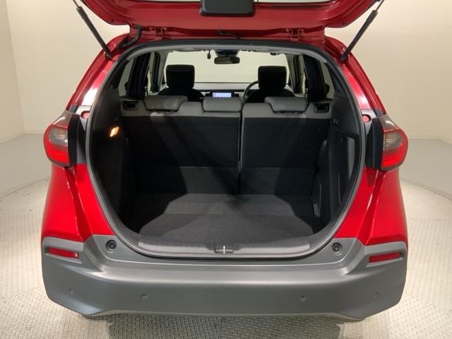 フィット ｅ：ＨＥＶクロスター　Ｈ　ＳＥＮＳＩＮＧ　最長５年保証　ワンオ－ナ－　ナビＶＸＭ－２１５ＶＦＥＩ　ＴＶ　Ｒカメラ　ＢＴオ－ディオ　ＤＶＤ　ＥＴＣ　ＬＥＤライト　ＶＳＡ　クルコン　アルミ　スマ－トキ－　スペアキ－盗難防止装置（37枚目）