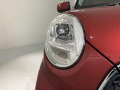 ディスチャージヘッドライト搭載でしっかり明るく照らしてくれるので、夜間走行や不慣れな道でも安心です。 6