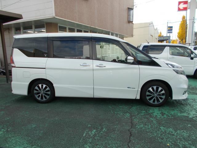 セレナ ハイウェイスター プロパイロットエディション スマートキー・純正ナビ・Bカメラ・フルセグ・走行中テレビ視聴可・ブルートゥース・DVD CD・ETC・両側ハンズフリーパワースライドド・ドラレコ・レーダークルーズコントロール・オートライト・禁煙車(4枚目)