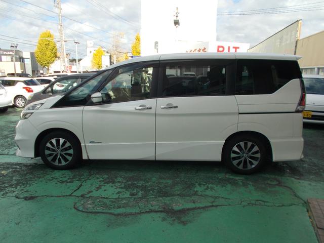 セレナ ハイウェイスター プロパイロットエディション スマートキー・純正ナビ・Bカメラ・フルセグ・走行中テレビ視聴可・ブルートゥース・DVD CD・ETC・両側ハンズフリーパワースライドド・ドラレコ・レーダークルーズコントロール・オートライト・禁煙車(5枚目)