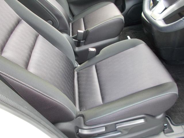 セレナ ハイウェイスター プロパイロットエディション スマートキー・純正ナビ・Bカメラ・フルセグ・走行中テレビ視聴可・ブルートゥース・DVD CD・ETC・両側ハンズフリーパワースライドド・ドラレコ・レーダークルーズコントロール・オートライト・禁煙車(20枚目)