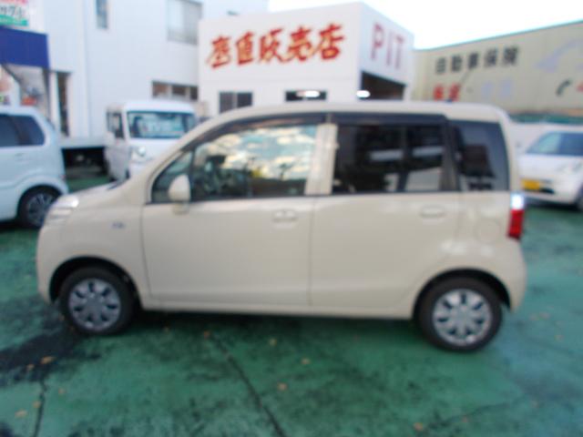 展示車両は室内も清掃し、お客様のカーライフに心地よい車内空間を心がけております。