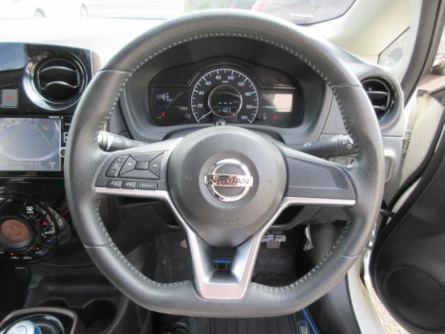 ノート e-パワー メダリスト ワンオーナー 禁煙車 静岡仕入 衝突被害軽減システム インテリキー2個 純正SDナビ Bluetooth接続 ETC アラウンドビュー 純正ドラレコ   純正デジタルミラー ハーフレザーシート(10枚目)