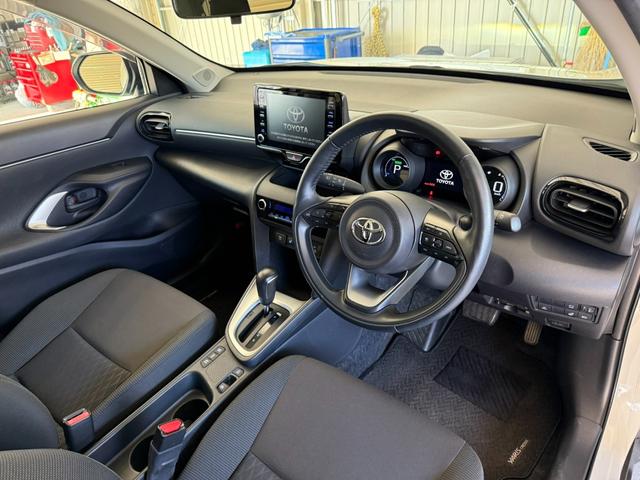 ヤリスクロス ハイブリッドG 純正ディスプレイオーディオ Bluetooth パノラミックビューモニター ETC ドラレコ前後 ワンオーナー 禁煙車 スマートキー×2 シートヒーター AC100V ステアリングヒーター(6枚目)