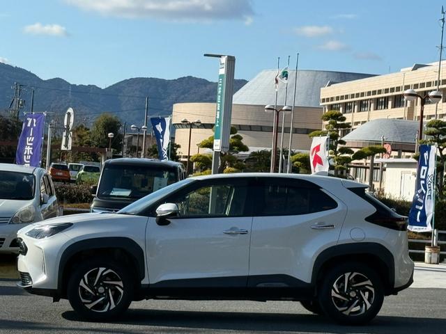 ヤリスクロス ハイブリッドG 純正ディスプレイオーディオ Bluetooth パノラミックビューモニター ETC ドラレコ前後 ワンオーナー 禁煙車 スマートキー×2 シートヒーター AC100V ステアリングヒーター(30枚目)