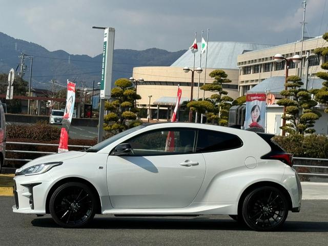 ＧＲヤリス ＲＳ　純正ディスプレイオーディオ　　ナビ　Ｂｌｕｅｔｏｏｔｈ　バックカメラ　ＥＴＣ　スマートキー　ＬＥＤヘッドライト　禁煙車（24枚目）