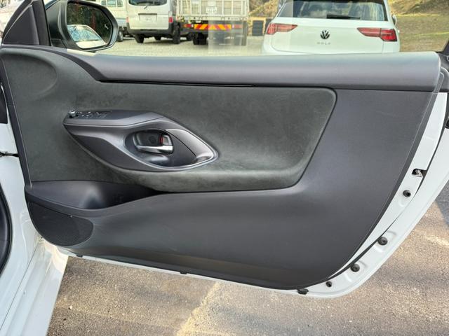 ＧＲヤリス ＲＳ　純正ディスプレイオーディオ　　ナビ　Ｂｌｕｅｔｏｏｔｈ　バックカメラ　ＥＴＣ　スマートキー　ＬＥＤヘッドライト　禁煙車（41枚目）