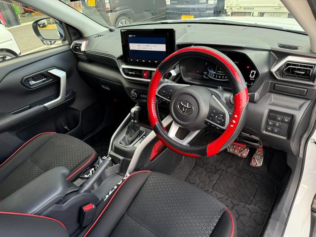 ライズ Ｚ　純正９インチナビ　Ｂｌｕｅｔｏｏｔｈ　全方位カメラ　ＥＴＣ２．０　４ＷＤ　モデリスタフルエアロ　ＫＵＨＬ１８インチアルミ　柿本改マフラー　ＪＡＯＳマッドガード　シートヒーター　禁煙車（12枚目）