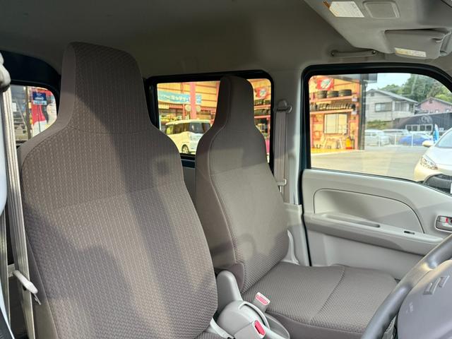 エブリイ ＰＡリミテッド　純正ＡＭ／ＦＭラジオ　ワンオーナー　ＡＴ　フルフラット　キーレス　スペアキー　天井収納　新車保証書　取扱説明書　禁煙車　ＵＳＢ充電（8枚目）