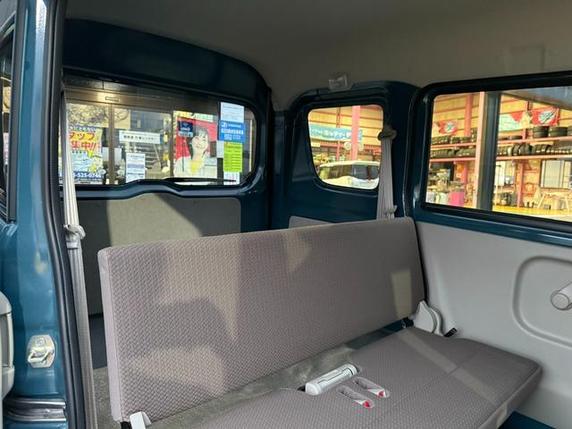 エブリイ ＰＡリミテッド　純正ＡＭ／ＦＭラジオ　ワンオーナー　ＡＴ　フルフラット　キーレス　スペアキー　天井収納　新車保証書　取扱説明書　禁煙車　ＵＳＢ充電（19枚目）