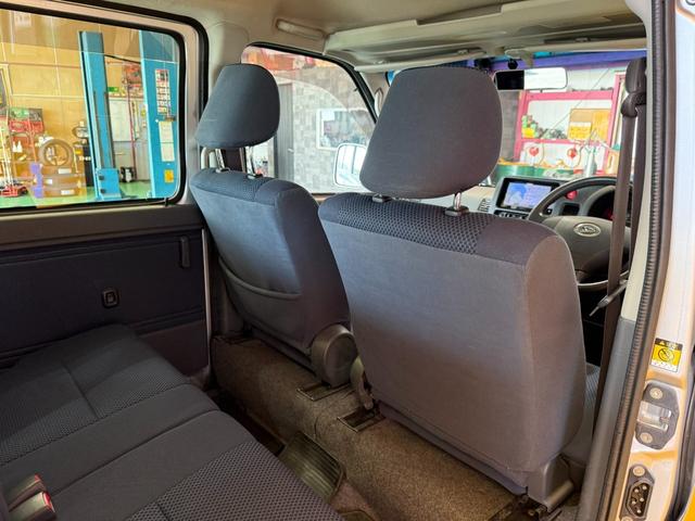ハイゼットカーゴ クルーズ　社外ナビ　ＣＤ　ＴＶ　バックカメラ　ドライブレコーダー　ＥＴＣ　キー×２　電動格納ミラー　天井収納　禁煙車（17枚目）