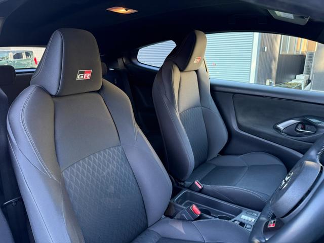 シートに目立つ傷や汚れありません。気になる方は１度見ていただいてからのご購入をお願いします