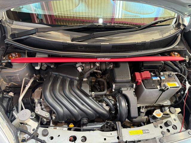 エンジンルームの様子です