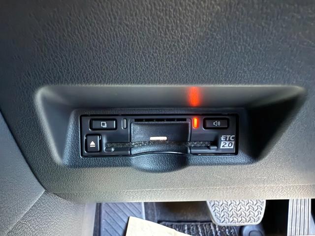 アルファード Z 純正ナビ Bluetooth HDMI ETC2.0 13.2インチフリップダウンモニター 左右独立ムーンルーフ スペアタイヤ フロアマット カラーヘッドアップディスプレイ 7人乗り 禁煙車(8枚目)