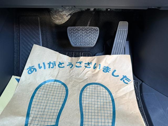 アルファード Z 純正ナビ Bluetooth HDMI ETC2.0 13.2インチフリップダウンモニター 左右独立ムーンルーフ スペアタイヤ フロアマット カラーヘッドアップディスプレイ 7人乗り 禁煙車(40枚目)