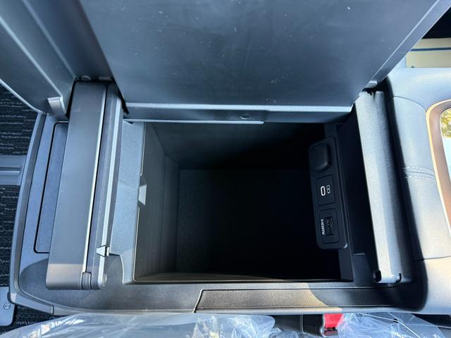 アルファード Z 純正ナビ Bluetooth HDMI ETC2.0 13.2インチフリップダウンモニター 左右独立ムーンルーフ スペアタイヤ フロアマット カラーヘッドアップディスプレイ 7人乗り 禁煙車(44枚目)