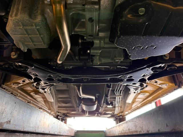 アルトラパン Ｘ　届出済未使用車　純正アルミ　スマートキー×２　新車保証書　取扱説明書　アイドリングストップ　電動格納ミラー　禁煙車　ＬＥＤヘッドライト　シートヒーター（4枚目）