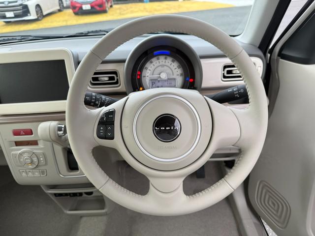 アルトラパン Ｘ　届出済未使用車　純正アルミ　スマートキー×２　新車保証書　取扱説明書　アイドリングストップ　電動格納ミラー　禁煙車　ＬＥＤヘッドライト　シートヒーター（8枚目）