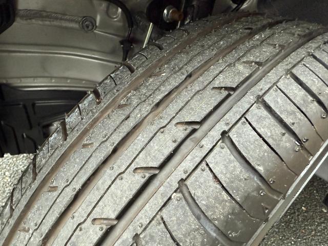 スペーシアカスタム ハイブリッドＸＳターボ　ハイブリッドＸＳターボ　フロアマット　ツートンカラー　両側電動パワースライドドア　ステアリングヒーター　前席両側シートヒーター　サーキュレーター　ＵＳＢ充電　スマートキー×２　届出済未使用車　禁煙車（5枚目）