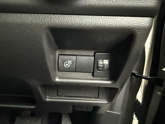 スペーシアカスタム ハイブリッドＸＳターボ　ハイブリッドＸＳターボ　フロアマット　ツートンカラー　両側電動パワースライドドア　ステアリングヒーター　前席両側シートヒーター　サーキュレーター　ＵＳＢ充電　スマートキー×２　届出済未使用車　禁煙車（12枚目）