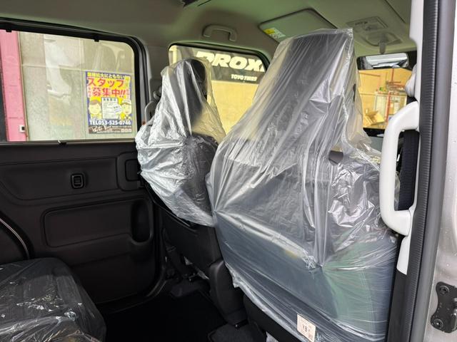 スペーシアカスタム ハイブリッドＸＳターボ　ハイブリッドＸＳターボ　フロアマット　ツートンカラー　両側電動パワースライドドア　ステアリングヒーター　前席両側シートヒーター　サーキュレーター　ＵＳＢ充電　スマートキー×２　届出済未使用車　禁煙車（16枚目）