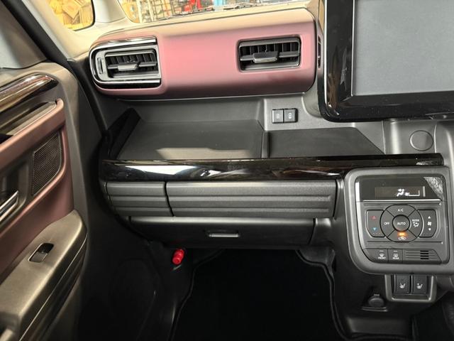 スペーシアカスタム ハイブリッドＸＳターボ　ハイブリッドＸＳターボ　フロアマット　ツートンカラー　両側電動パワースライドドア　ステアリングヒーター　前席両側シートヒーター　サーキュレーター　ＵＳＢ充電　スマートキー×２　届出済未使用車　禁煙車（36枚目）