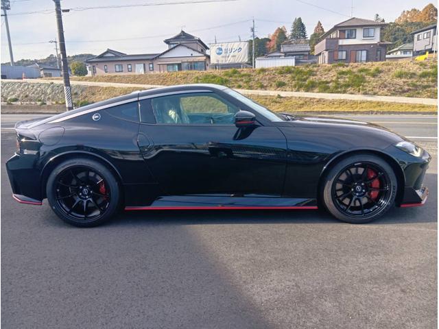 フェアレディＺ ニスモ　ミッドナイトブラック　９インチ日産コネクトナビ　ＢＯＳＥサウンドシステム（5枚目）