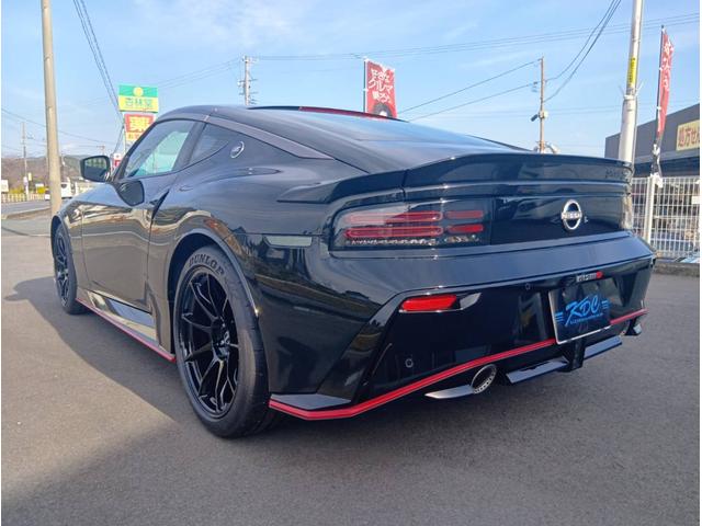 フェアレディＺ ニスモ　ミッドナイトブラック　９インチ日産コネクトナビ　ＢＯＳＥサウンドシステム（8枚目）